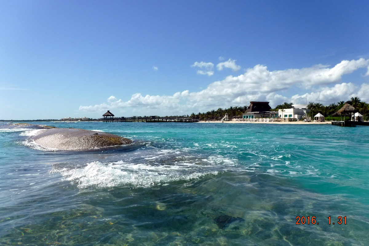 BeachWalkerBob's Riviera Maya Update - The Beach, Palapas and Building 4 Progress - Subscribers View - 2/28/16