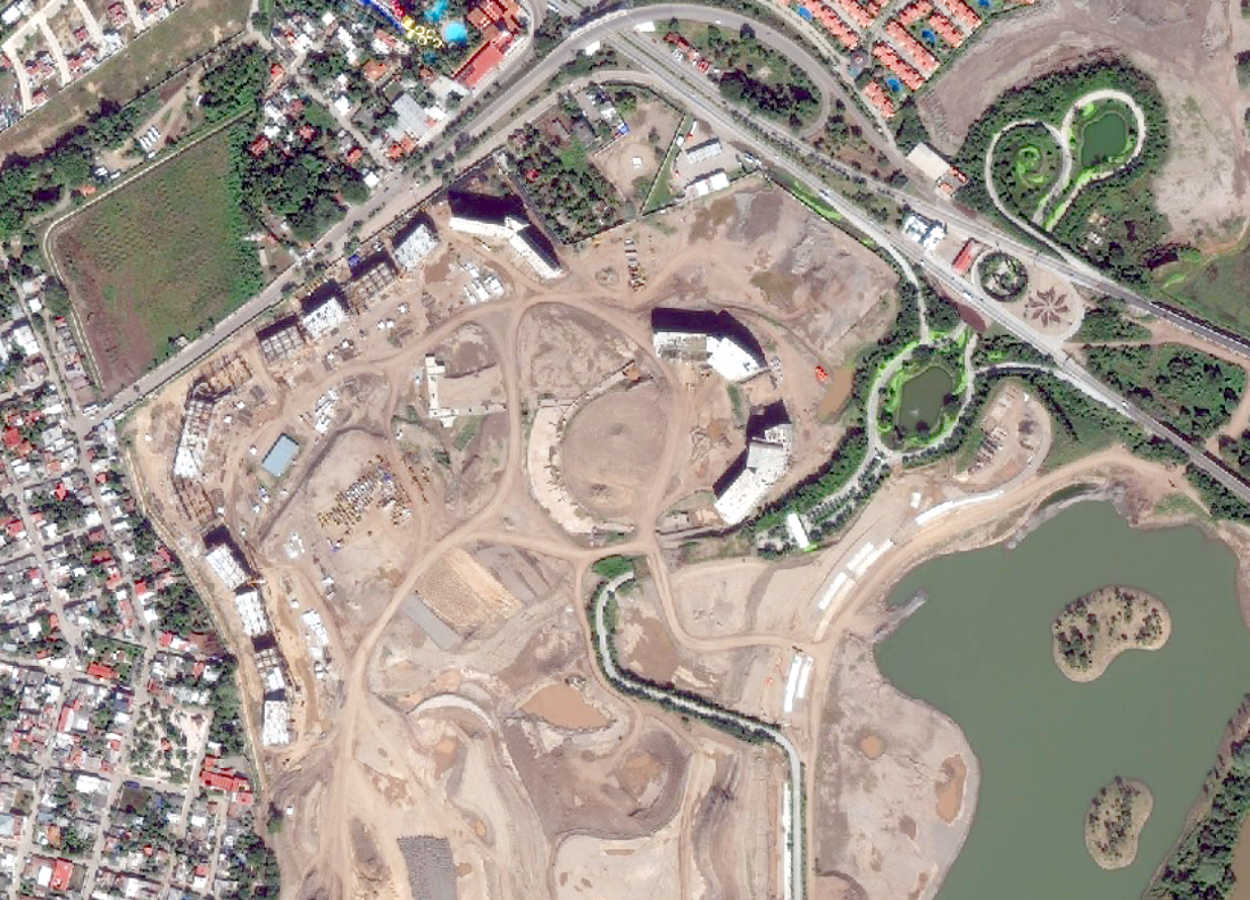 This post shows construction at the Park since March, 2014 to December 15, 2018.  There is also a neat video showing the building taking place along the border of Jarretaderas. Stay tuned...Subscribers View - 12/28/18