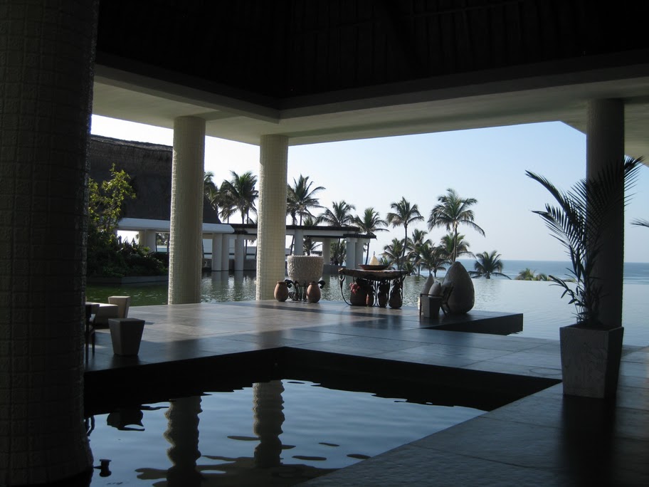 Entry to Mayan Palace and Grand Mayan in Acapulco Mexico