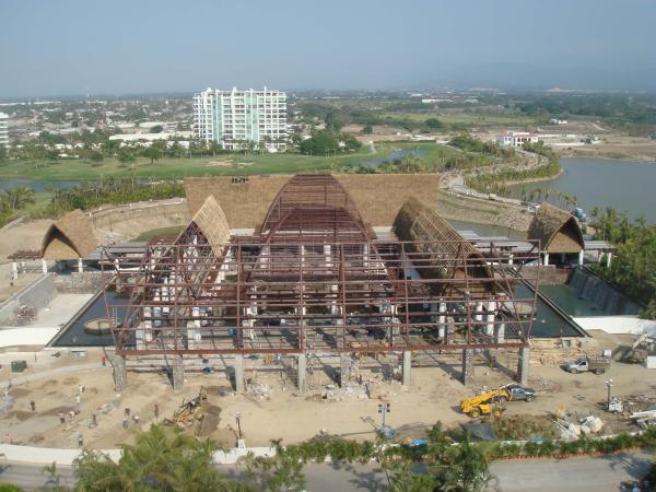 The roof of the Train Palapa Station is nearly complete.  The building is constructed of steel pipes and beams.  Very noisy when banged upon.  Visitors to Nuevo Vallarta will pass through this station to their respective resorts.