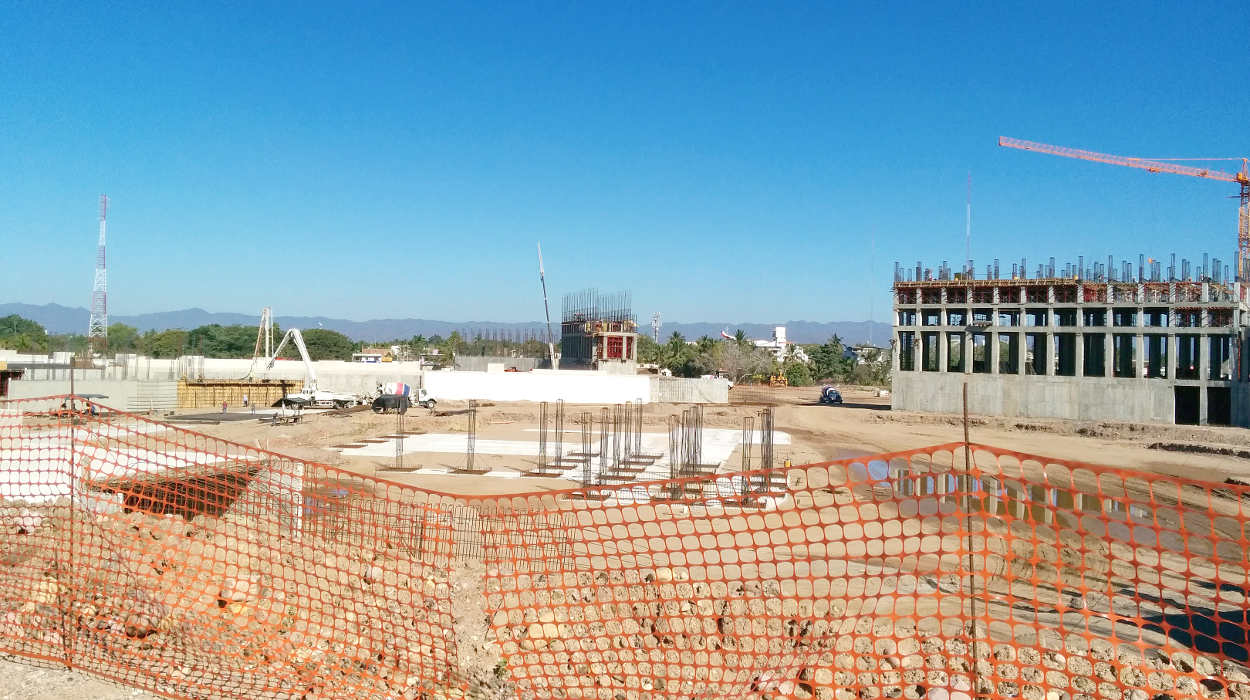 The Park will be enormous!  Kim and Jeanine's trip to the construction site and photos tell an amazing story.  Lots to do, and the project is huge!!  Thank you so much Kim and Jeanine....Subscribers View - 3/27/17
