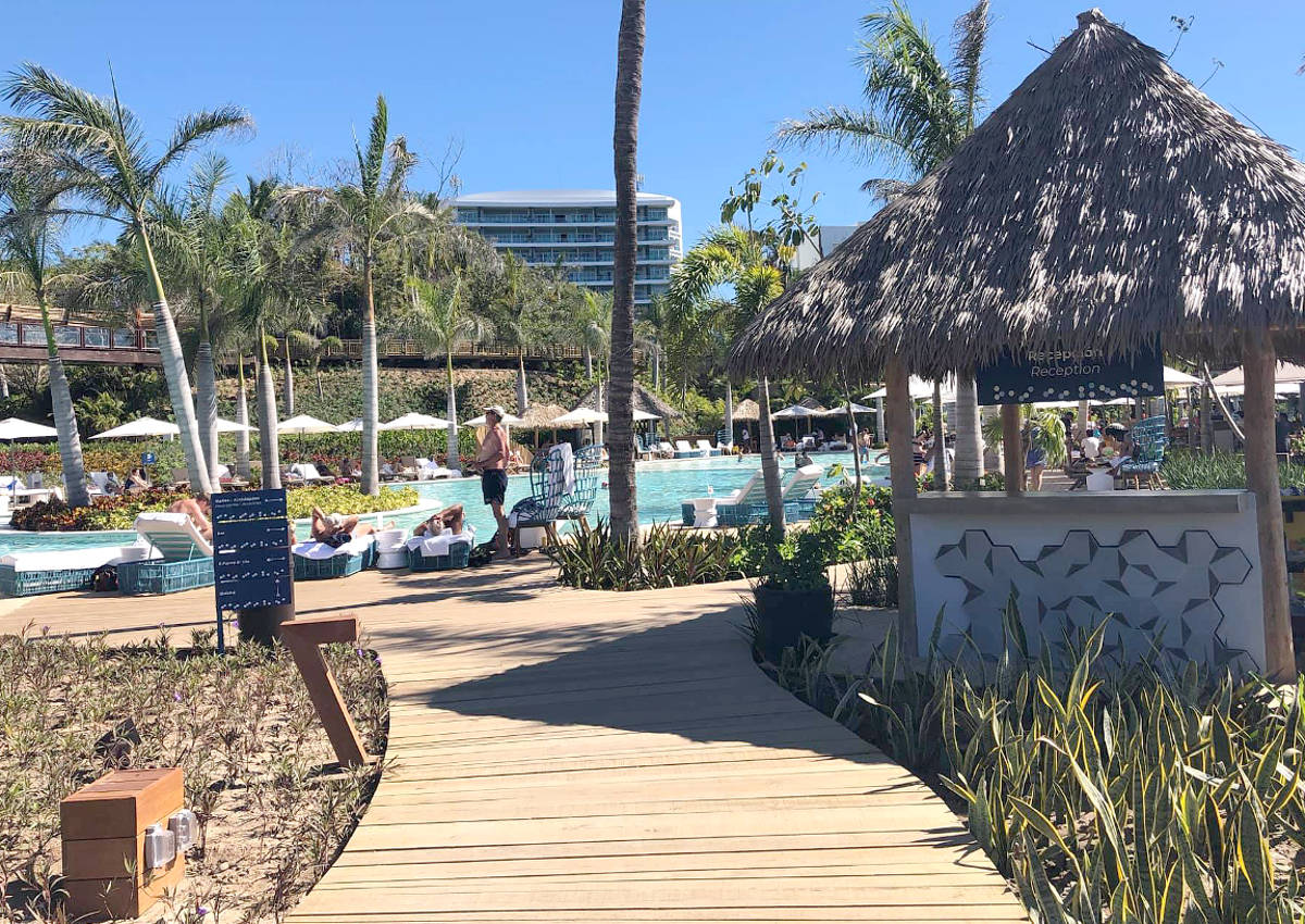 Lynn was in Nuevo Vallarta on December 25 through the 28th. She took many great photos of Beachland and shares them with us here. Enjoy - 12/31/21